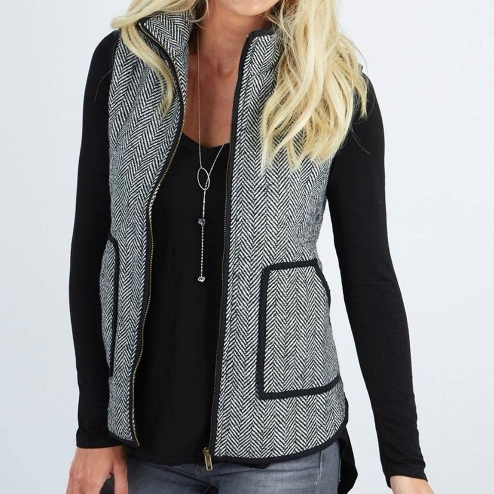 NWT Honey Punch “Tell Me a Story” Vest Black Herringbone Size Medium
